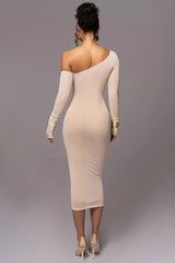 Robe midi en maille à col diagonal