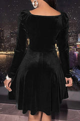 Robe midi unie en velours à manches longues et col en V