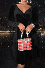 Robe midi unie en velours à manches longues et col en V