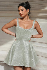 Robe midi à fines bretelles en soie pailletée