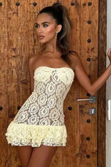 Robe mini bustier en dentelle