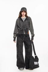 Sweat à capuche court brodé et délavé