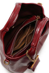 Sac bandoulière rouge chic pour les trajets domicile-travail