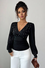 T-shirt sexy à manches longues, col en V uni, taille froncée et accent de perles