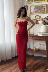 Robe maxi moulante sexy à fines bretelles et découpes en dentelle