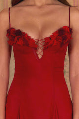 Robe de soirée romantique à bretelles spaghetti, patchwork et décolleté en V profond, ornée de fleurs 3D