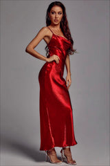 Robe nuisette en satin à bretelles