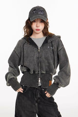 Sweat à capuche court brodé et délavé