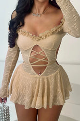 Robe mini moulante dos nu en dentelle