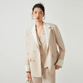 Blazer élégant en laine australienne pour femme, style business casual chic, automne.