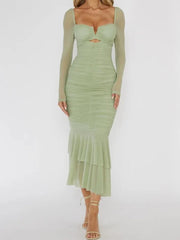 Robe midi moulante en maille froncée