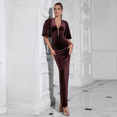 Robe élégante à col V, dos nu, manches courtes, coupe ajustée et fente sur la hanche