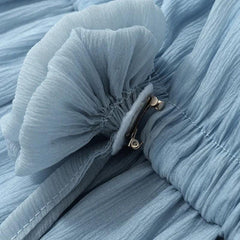 Robe mini à épaules dénudées et volants