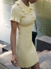 Robe courte à col Peter Pan