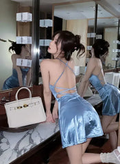Robe mini dos nu en satin