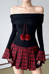 Robe courte à carreaux color block, épaules dénudées et poignets à pompons