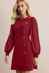 Robe courte boutonnée à col rond