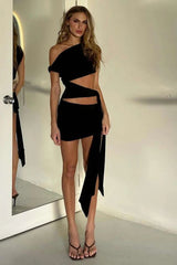 Robe courte asymétrique ajourée