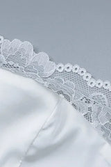 Robe courte patchwork en dentelle