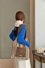 Sac cabas à carreaux rouges de Noël avec empiècements en fausse fourrure - Sac à bandoulière