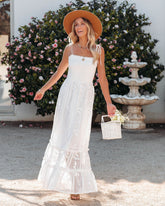 Robe longue de cérémonie en dentelle brodée et smockée