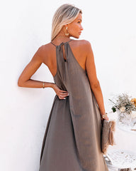 Robe longue Dolly en satin à volants asymétriques - Mochaccino