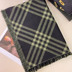 Écharpe de Noël classique à carreaux en laine mélangée