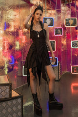 Robe nuisette gothique sorcière ourlet pointu style punk asymétrique