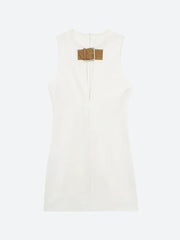 Robe courte à décolleté plongeant et ceinture