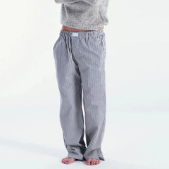 Pantalon de pyjama rétro confortable à jambes larges et taille élastique, à carreaux et rayures.