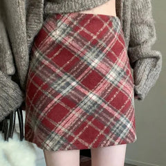 Jupe courte classique en laine épaisse à carreaux tartan