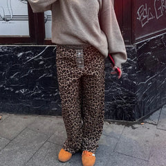 Pantalon streetwear tendance léopard, guépard, style Y2K, jambes larges.