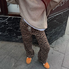 Pantalon streetwear tendance léopard, guépard, style Y2K, jambes larges.