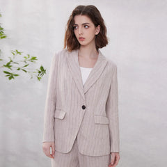 Blazer élégant et chic en lin rayé de luxe pour femme, idéal pour le bureau.