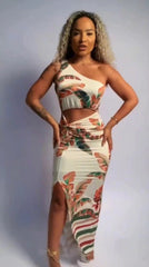 Robe sans manches à épaules dénudées et fente ajourée