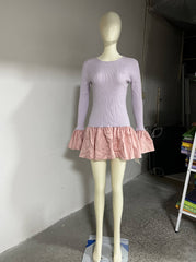 Robe courte bouffante en maille stretch douce, manches longues à volants et coutures cloche