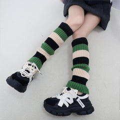 Guêtres de Noël rouges amples à rayures et blocs de couleur en maille