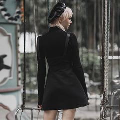 Robe nuisette asymétrique style punk futuriste et militaire