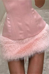 Robe mini sexy à empiècements duveteux unis et taille nouée