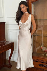 Robe midi fourreau patchwork en dentelle