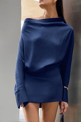 Robe courte asymétrique en satin bleu