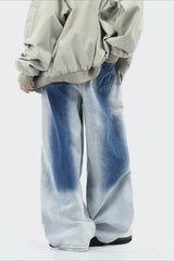 Jean large délavé à coupe cintrée