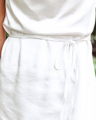 Robe midi nuisette en satin à cœur délicat