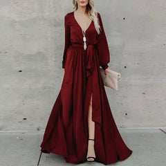 Robe longue ceinturée en satin scintillant pour une soirée inoubliable 
