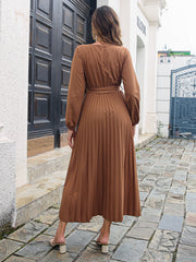Robe midi plissée romantique et pleine d'espoir - Crème au beurre 