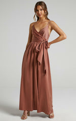 Robe longue asymétrique en satin Limelight - Mauve