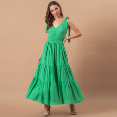 Robe midi à volants brodée Parisa - Verte 