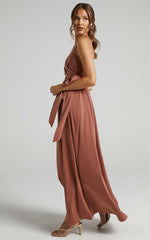 Robe longue asymétrique en satin Limelight - Mauve