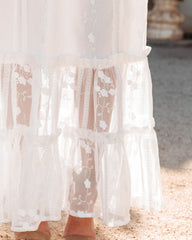 Robe longue de cérémonie en dentelle brodée et smockée 