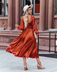 Robe midi Pines en satin avec poches et cordon de serrage - VENTE FINALE